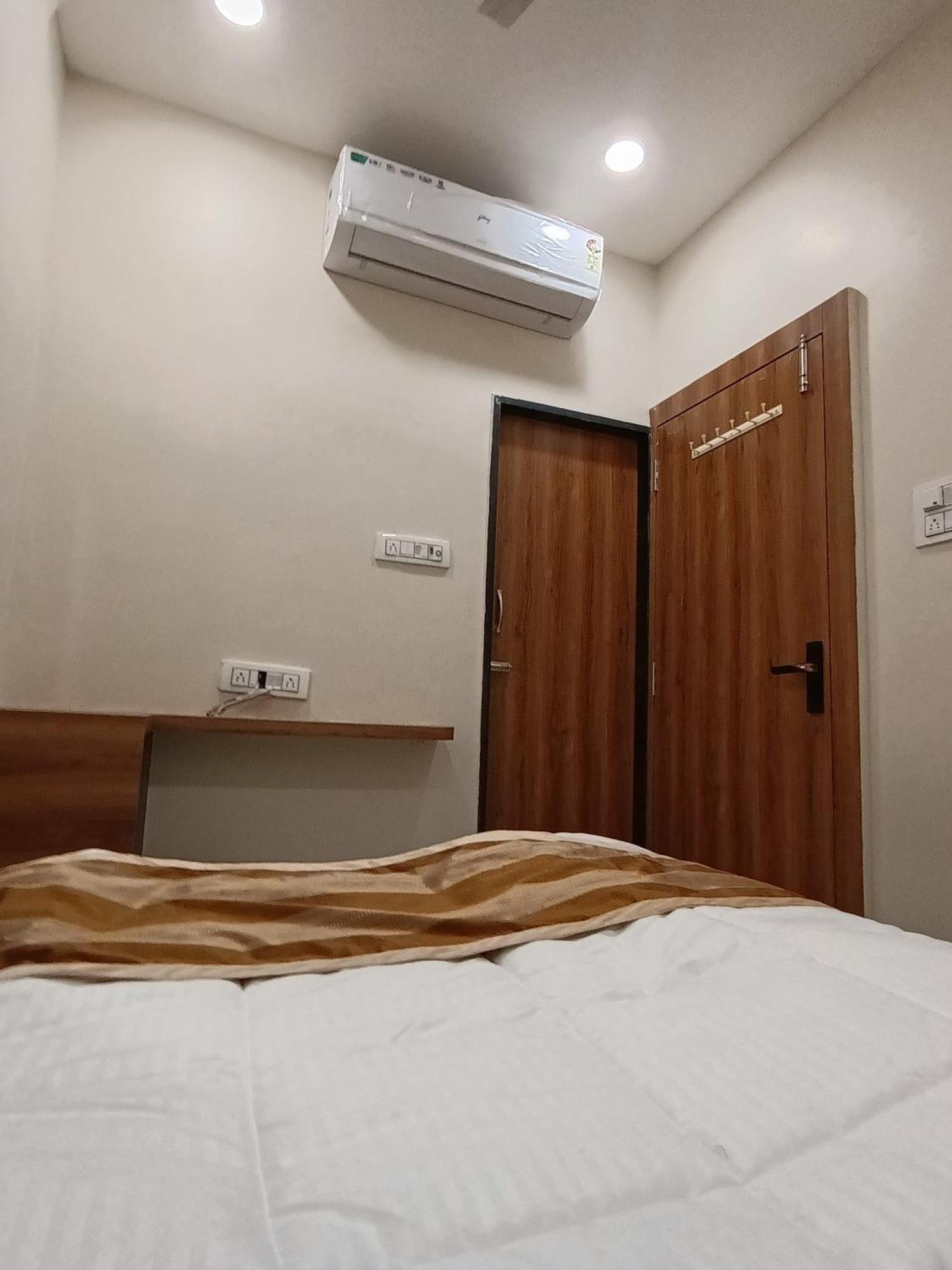 Shree Shyamraj Hotel اوجاين المظهر الخارجي الصورة