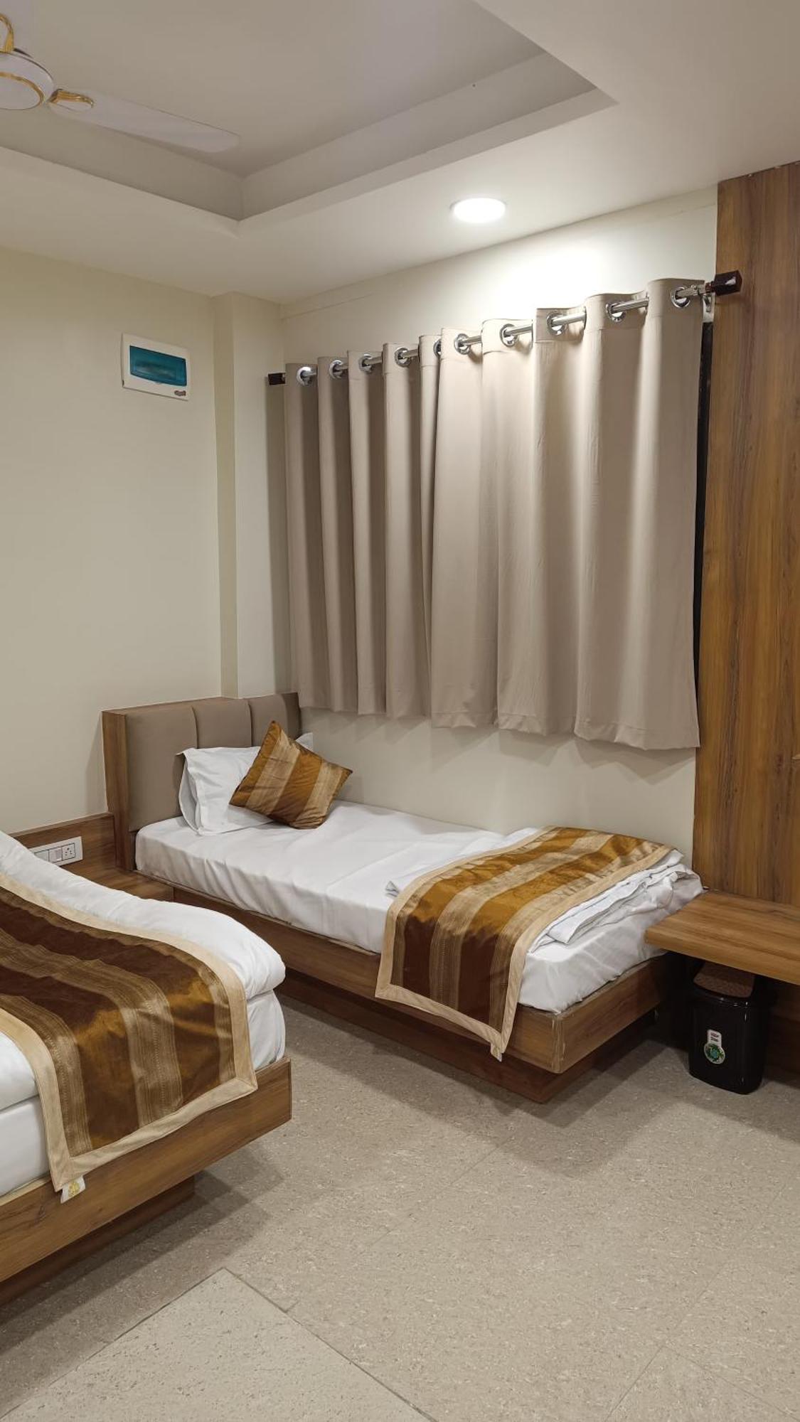 Shree Shyamraj Hotel اوجاين المظهر الخارجي الصورة