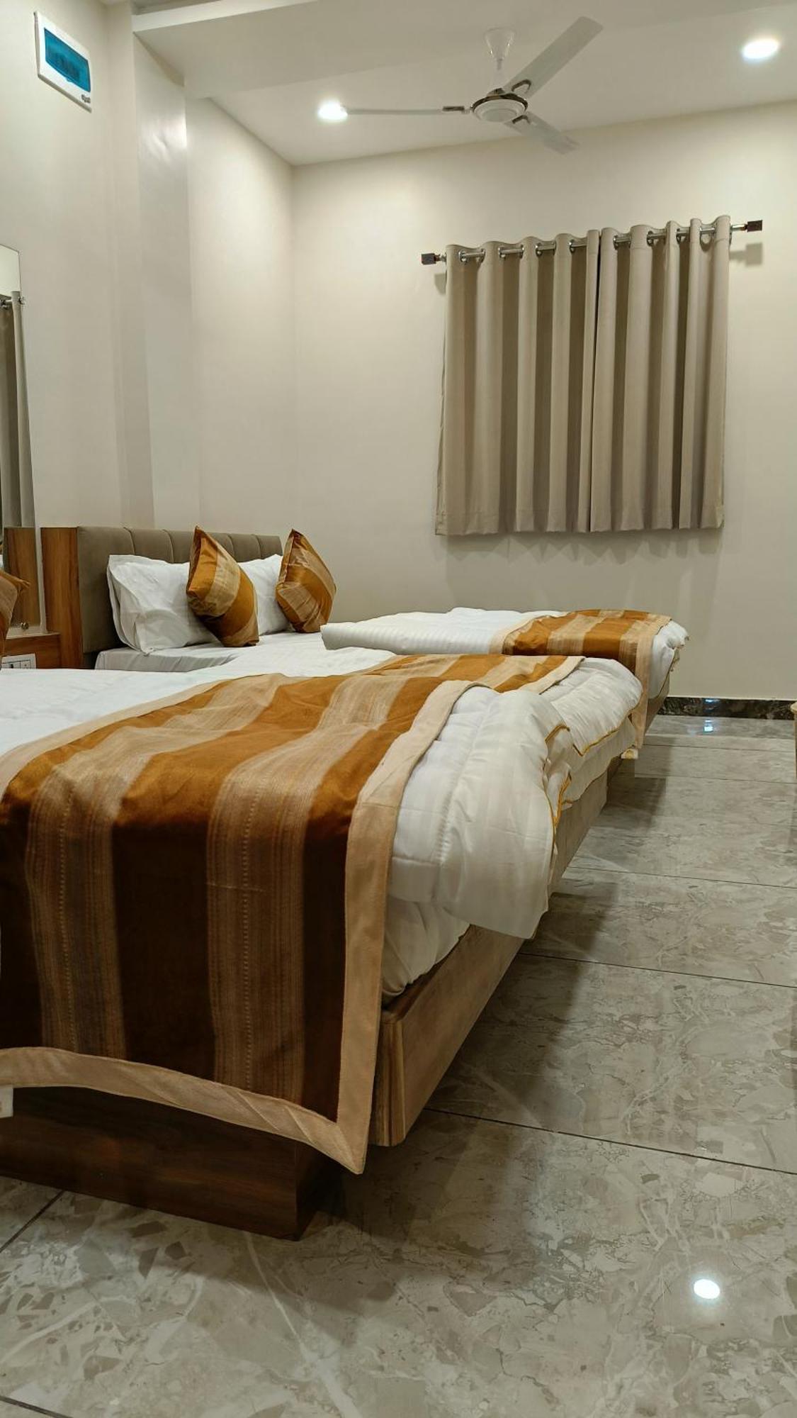 Shree Shyamraj Hotel اوجاين المظهر الخارجي الصورة