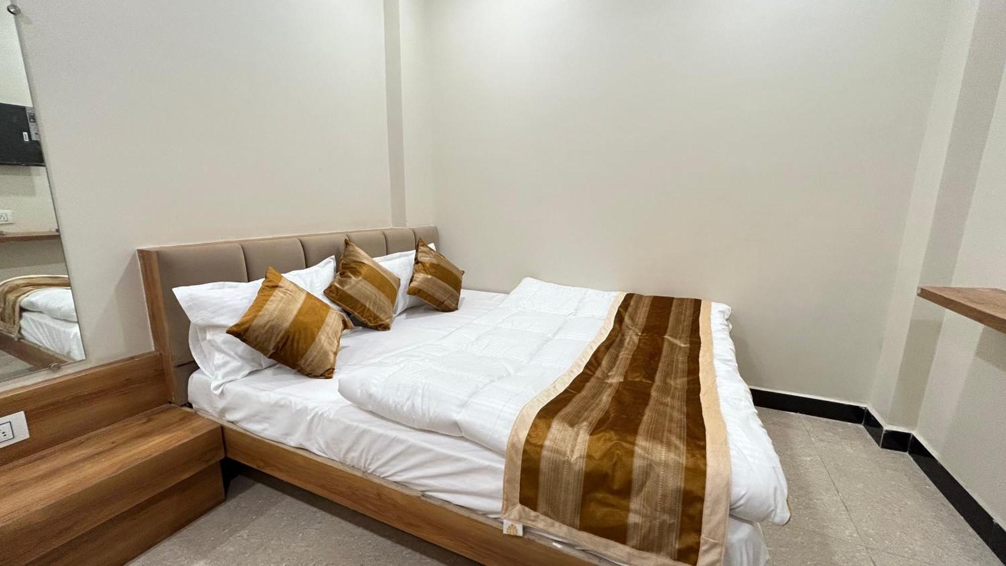 Shree Shyamraj Hotel اوجاين المظهر الخارجي الصورة