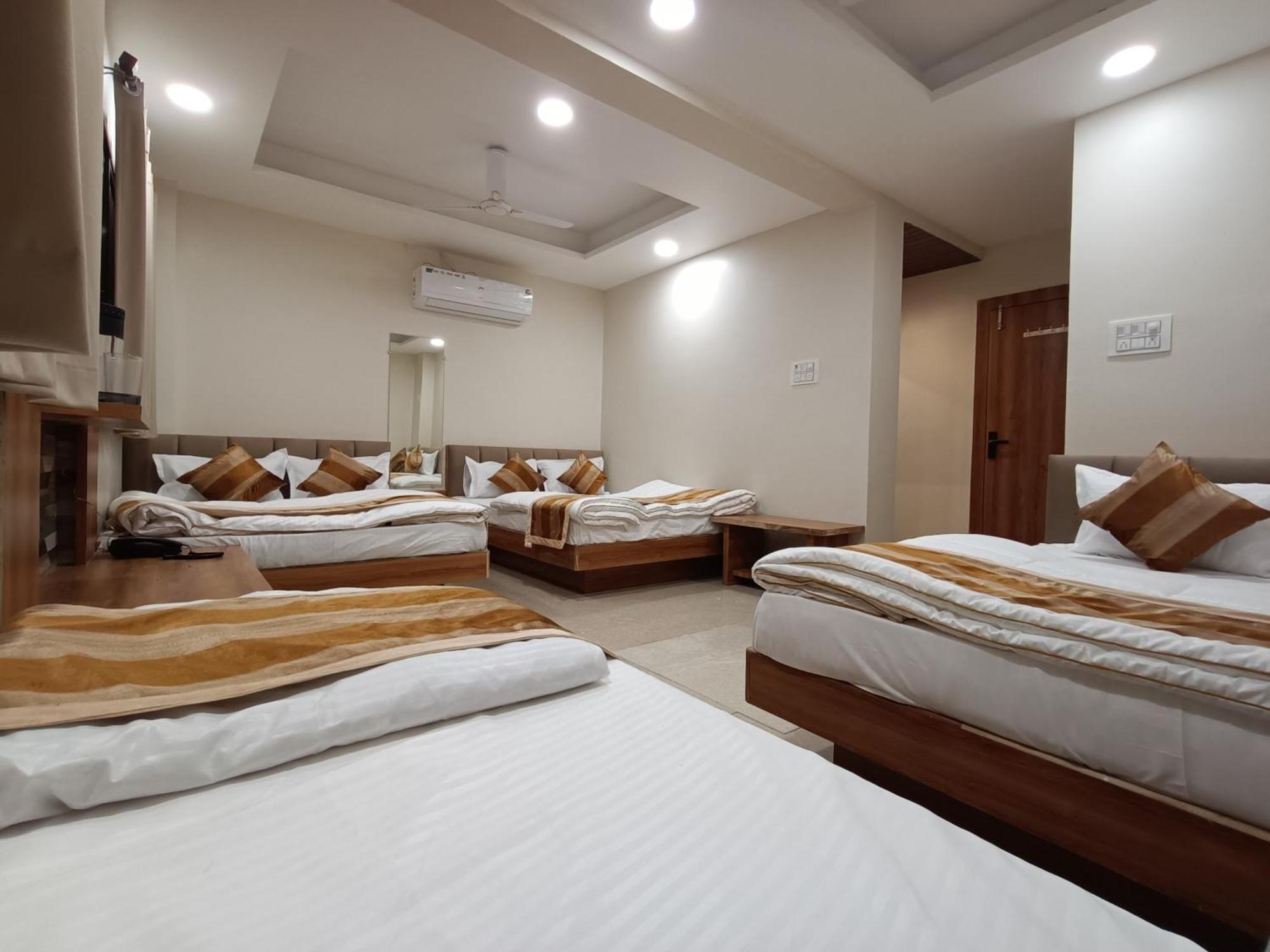 Shree Shyamraj Hotel اوجاين المظهر الخارجي الصورة